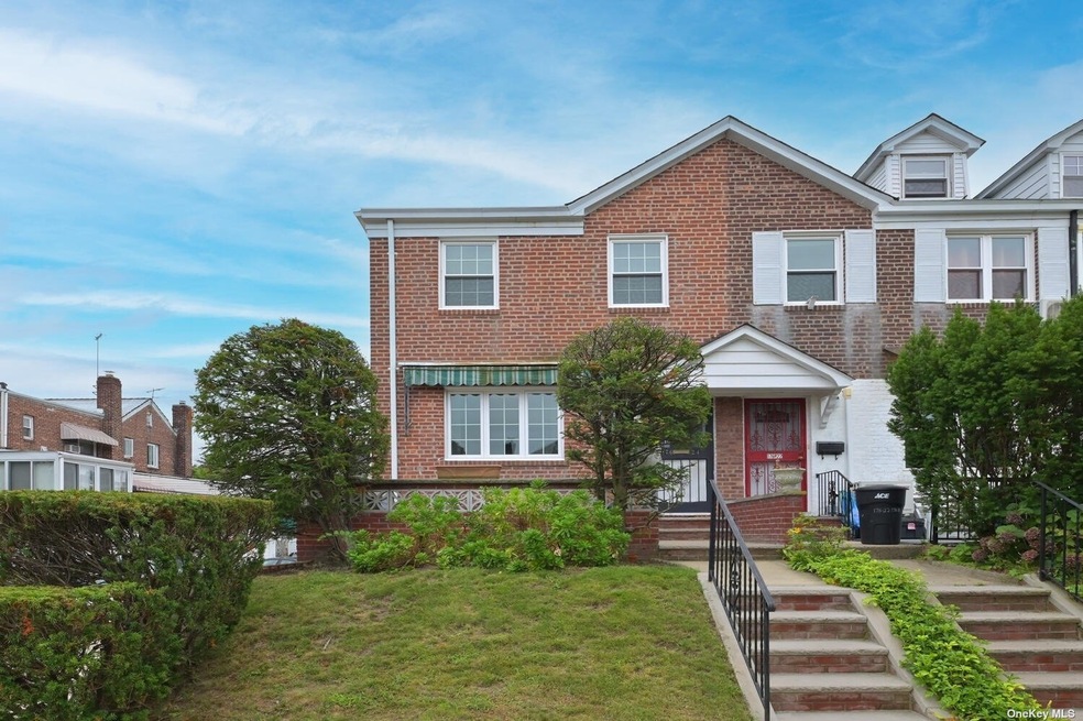 176-24 77th Rd, Flushing, NY 11366 - photo 1