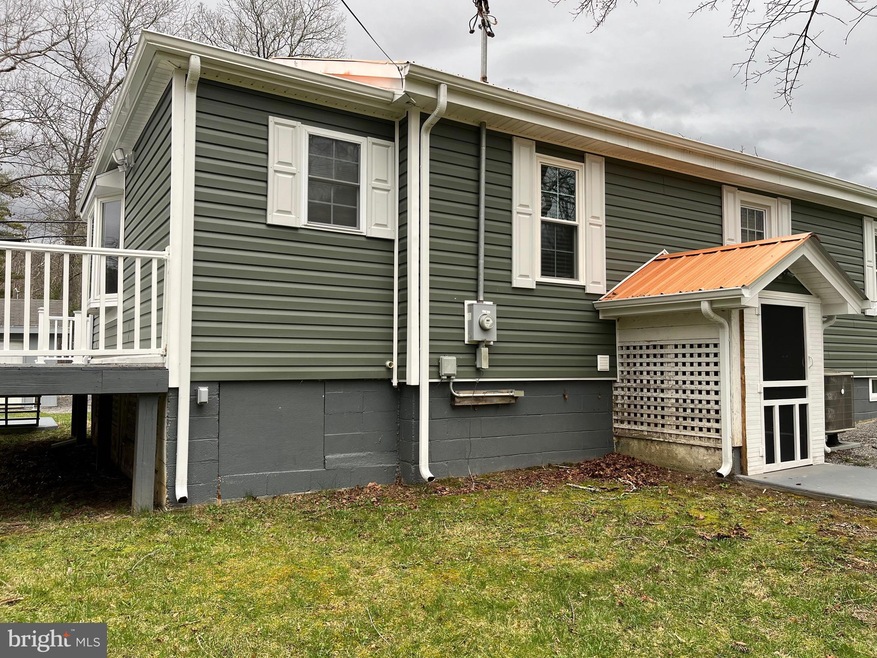 36 Kilgore Ln, Great Cacapon, WV 25422 - photo 1