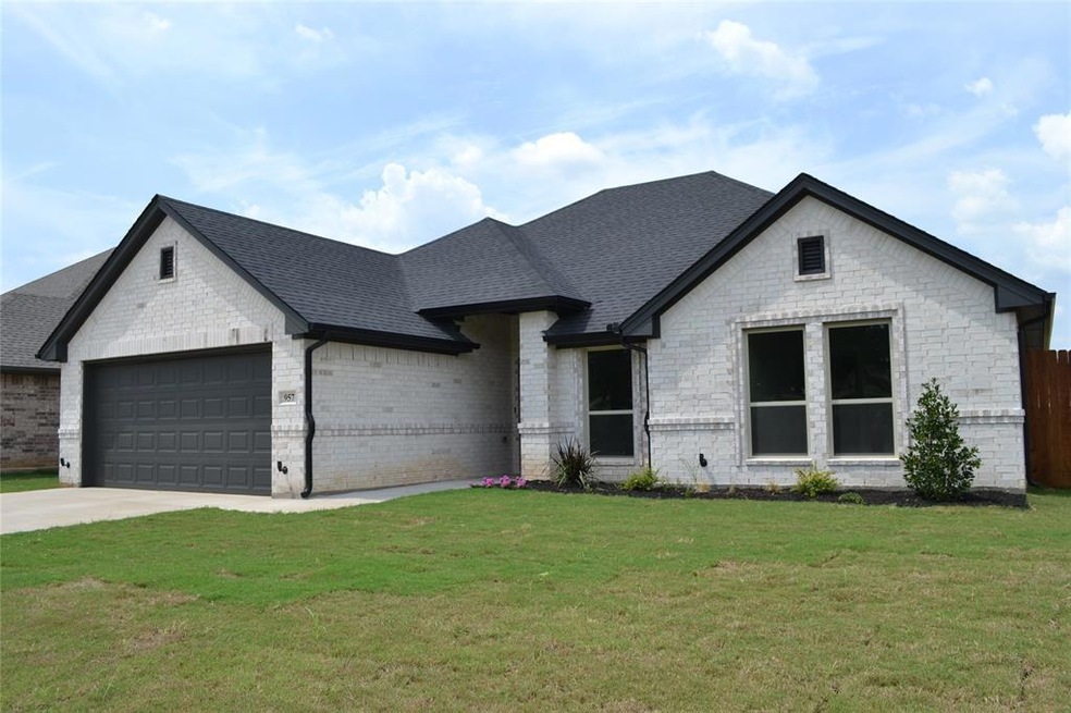 957 Avagail Ave, Springtown, TX 76082 - photo 1