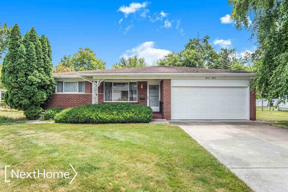 1115 Highgate Dr, Flint, MI 48507 - photo 1