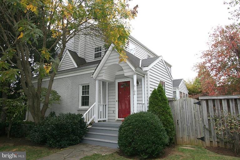 6108 Princeton Ave, Glen Echo, MD 20812 - photo 1