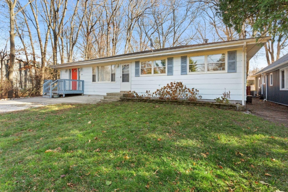 01_405EMerchant_57_FrontView1a_HiRes