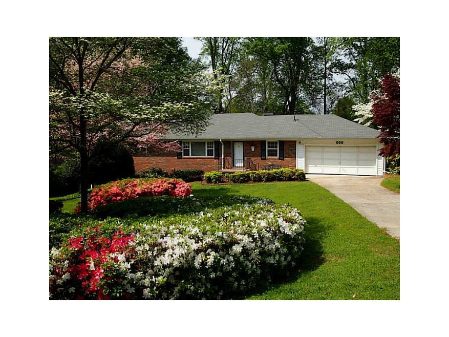 669 Counsel Dr NE, Marietta, GA 30068 - photo 1