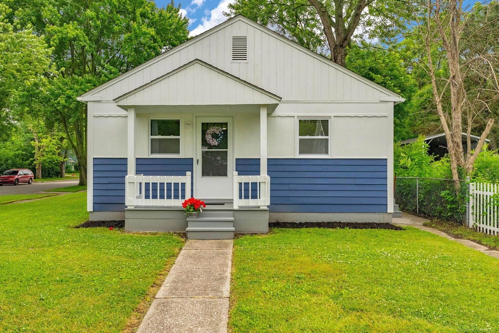 1404 Pine St, Port Huron, MI 48060 - photo 1