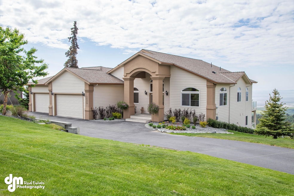 Exterior Front 1051-FULL