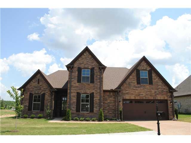Brand new home needs homeowners!  Move In READY!