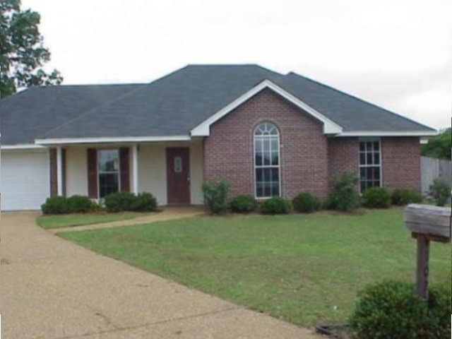 1023 Windmill Dr, Byram, MS 39272 - photo 1