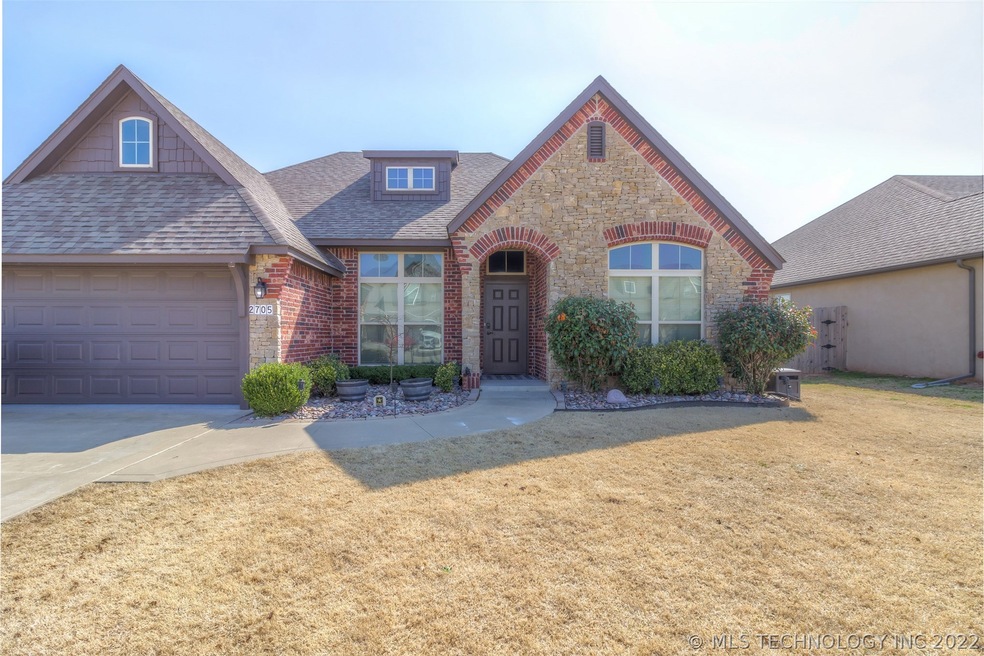 2705 W Little Rock Place, Broken Arrow, OK 74011 - photo 1