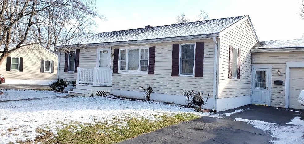 152 Roberta Ave, Woonsocket, RI 02895 - photo 1