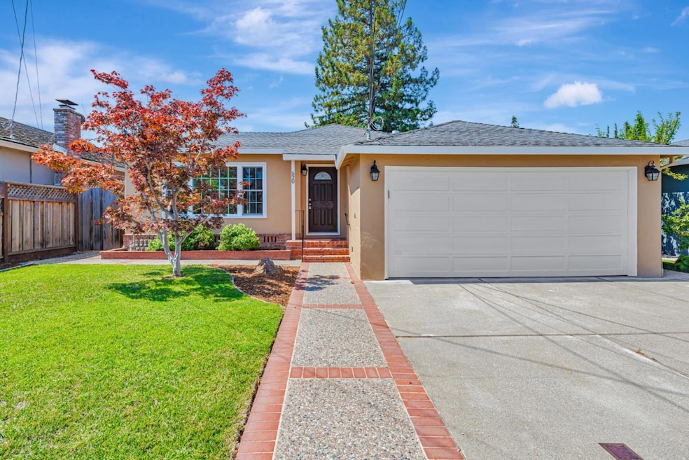 Sold $1,900,000 • Co-Listing Agent