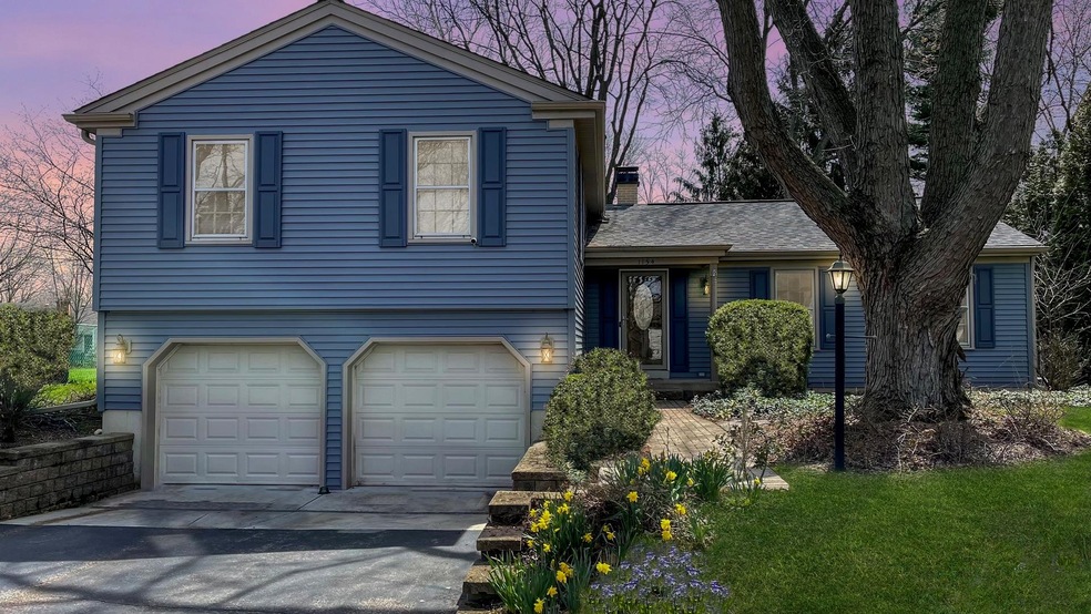 1154 Chillem Dr, Batavia, IL 60510 - photo 1