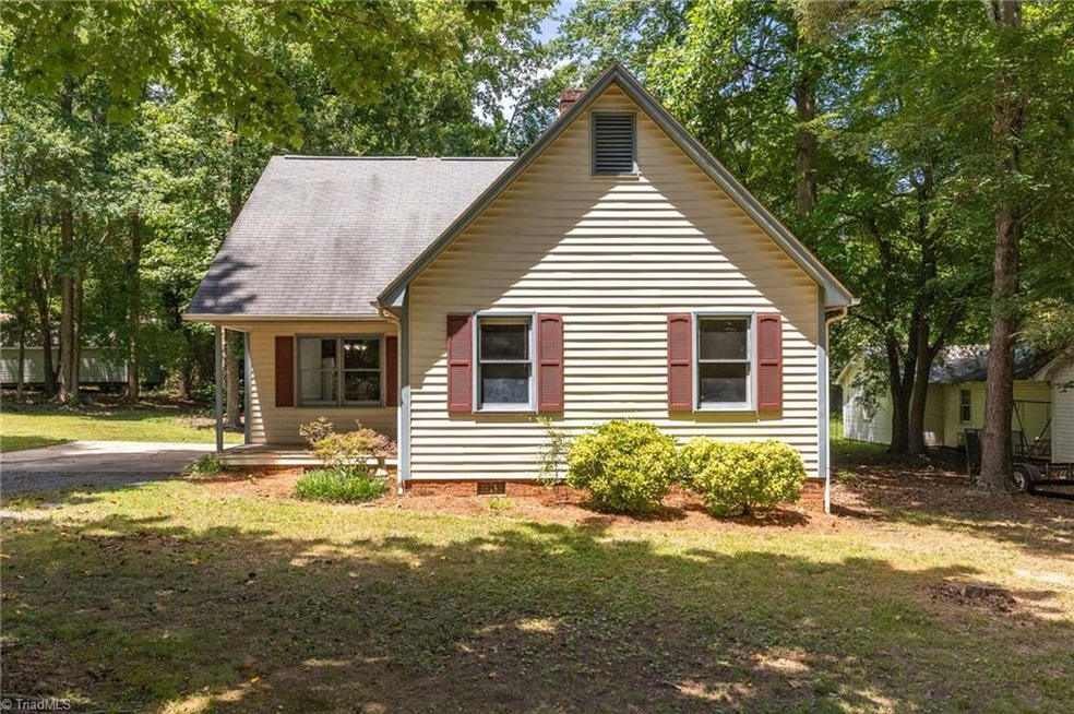 1218 E Mine St, Asheboro, NC 27205 - photo 1