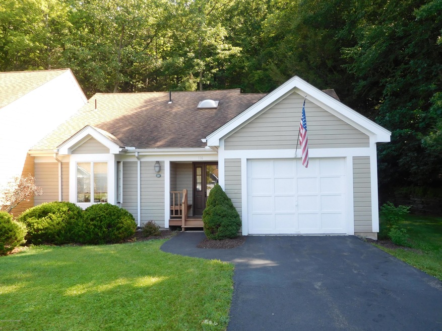 116 Duck Hollow Cir, Stroudsburg, PA 18360 - photo 1