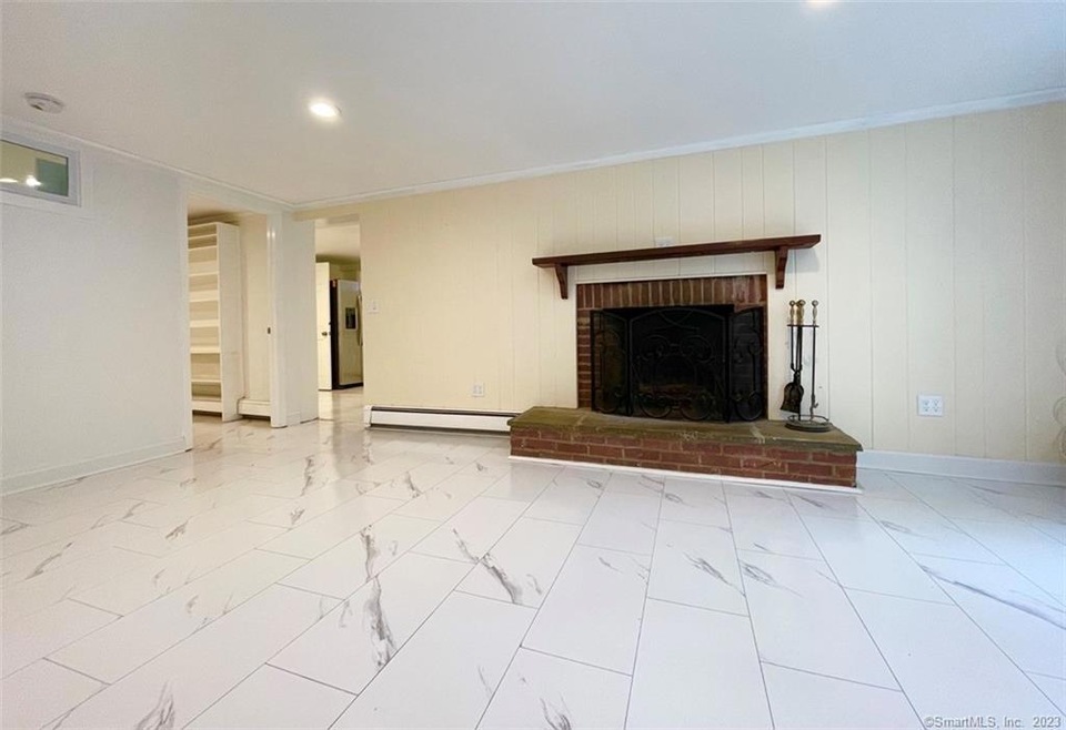 74 Lakeview Ave unit 2, New Canaan, CT 06840 - photo 1