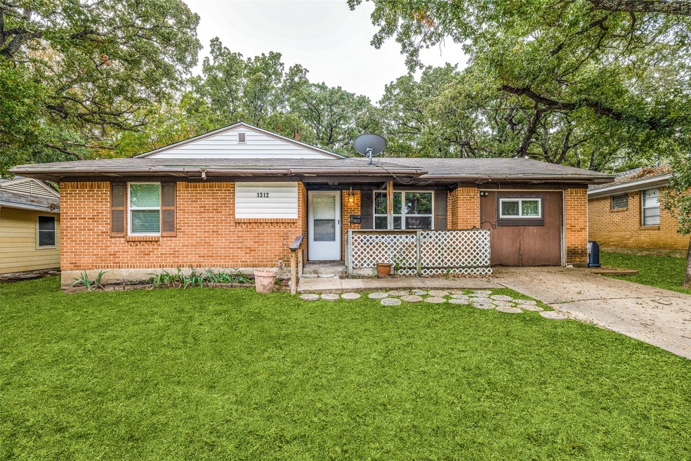 1312 Rusk Dr, Mesquite, TX 75149 - photo 1