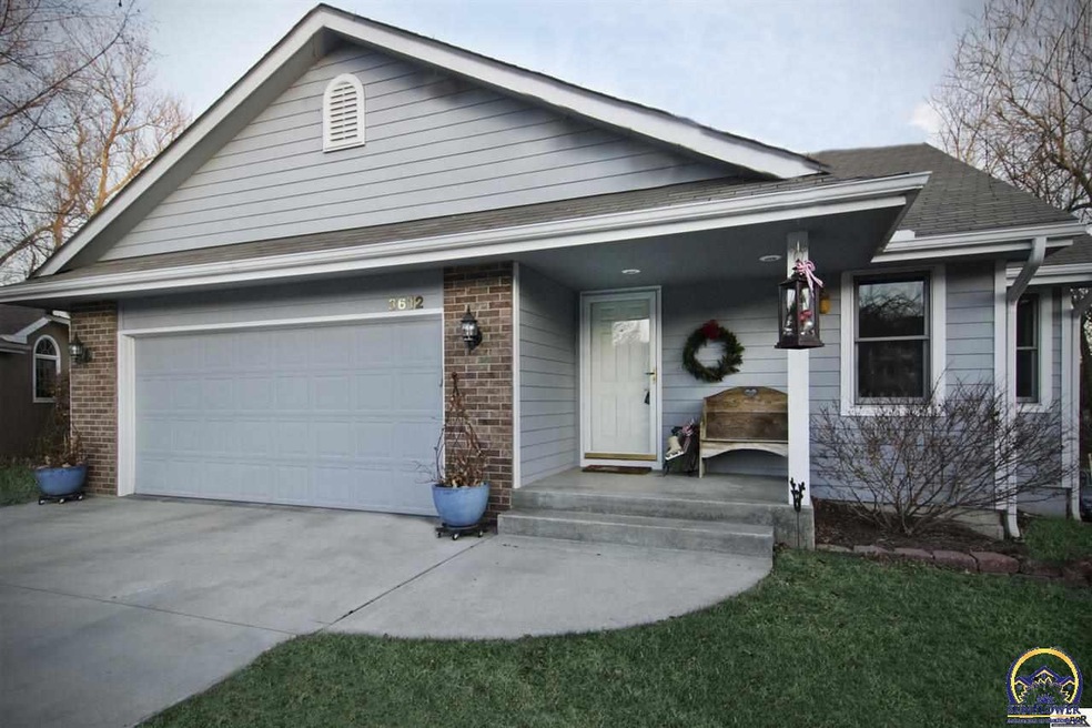 3612 SW Willow Brook Dr, Topeka, KS 66614 - photo 1