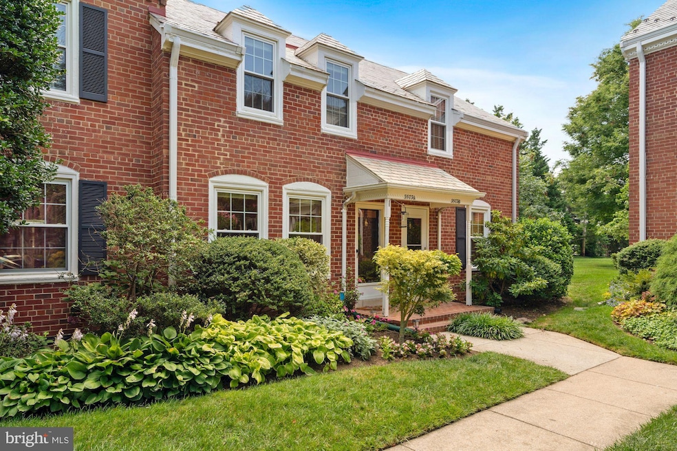 3573 S Stafford St unit A, Arlington, VA 22206 - photo 1