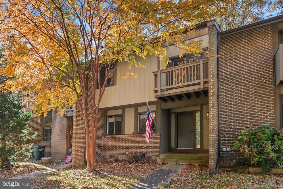 2152 Glencourse Ln, Reston, VA 20191 - photo 1