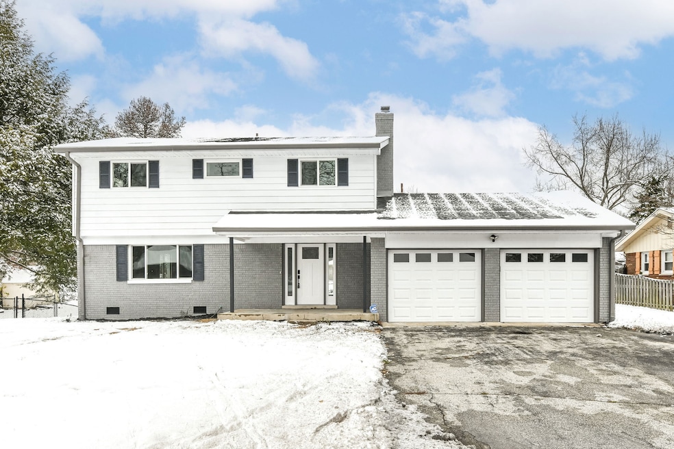 7748 Hillcrest Dr, Mooresville, IN 46158 - photo 1