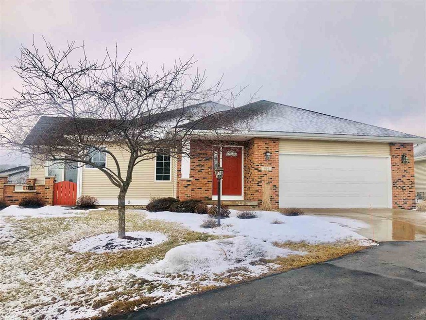 814 Charles Ct, Oregon, WI 53575 - photo 1