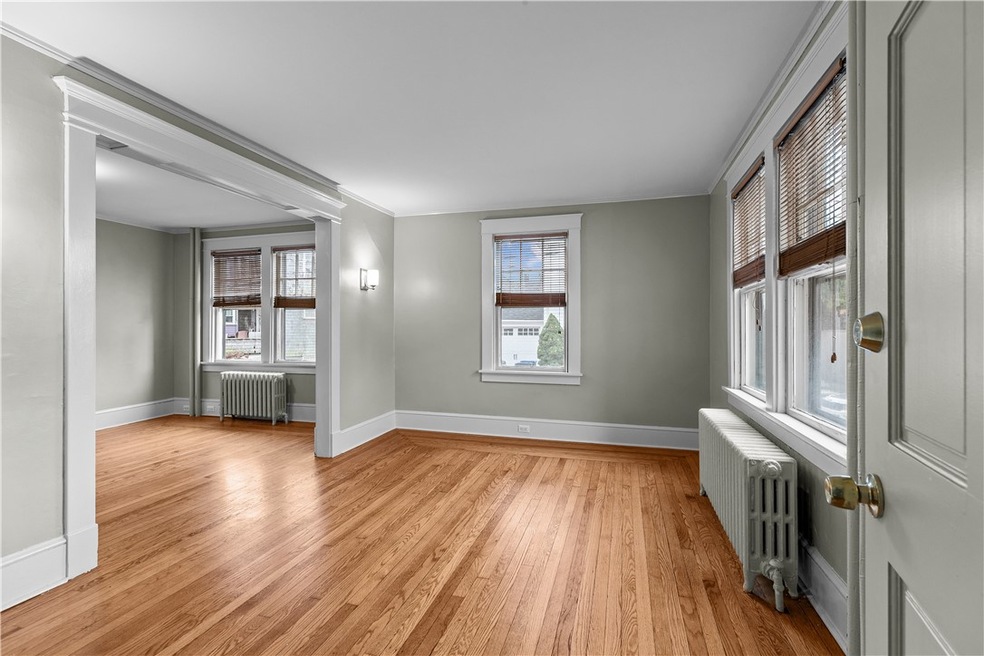 10 Brinley St unit 1, Newport, RI 02840 - photo 1