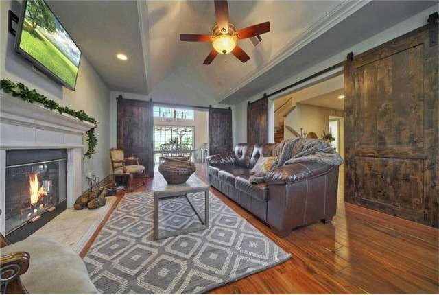 511 S Lariat Cir, Dripping Springs, TX 78620 - photo 1