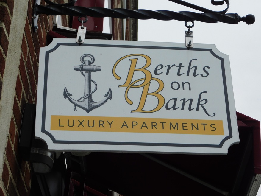 153 Bank St unit 202, New London, CT 06320 - photo 1