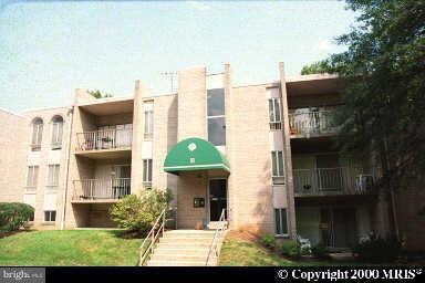 15 Canterbury Square unit 302, Alexandria, VA 22304 - photo 1