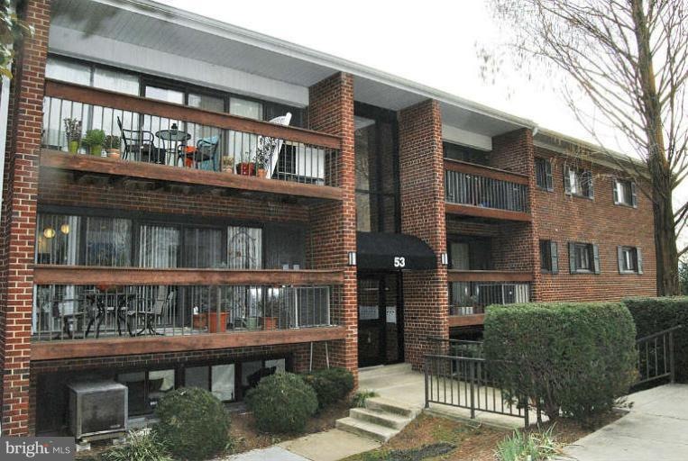 53 Skyhill Rd unit 201, Alexandria, VA 22314 - photo 1