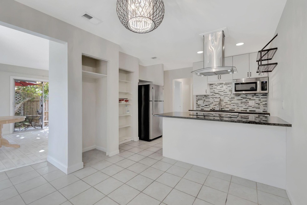 309 NE 7th Ave unit B, Delray Beach, FL 33483 - photo 1