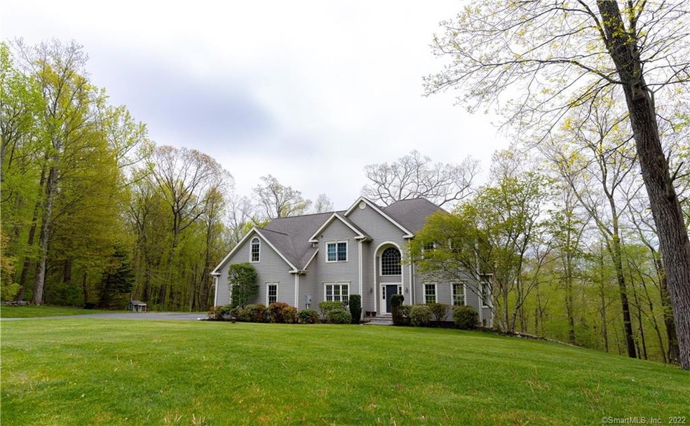 9 Erin Ln, Sandy Hook, CT 06482 - photo 1