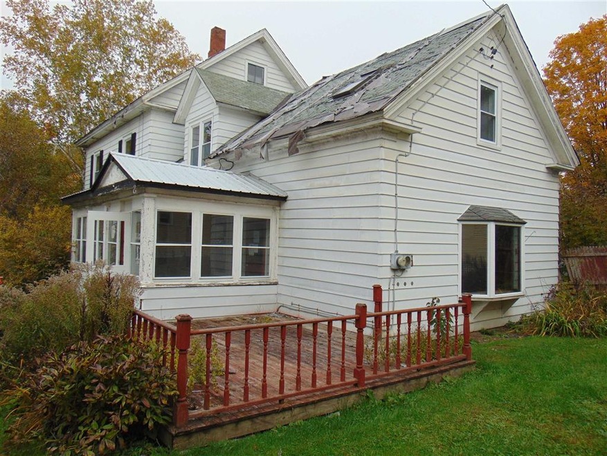 202 Spring St, Saint Johnsbury, VT 05819 - photo 1