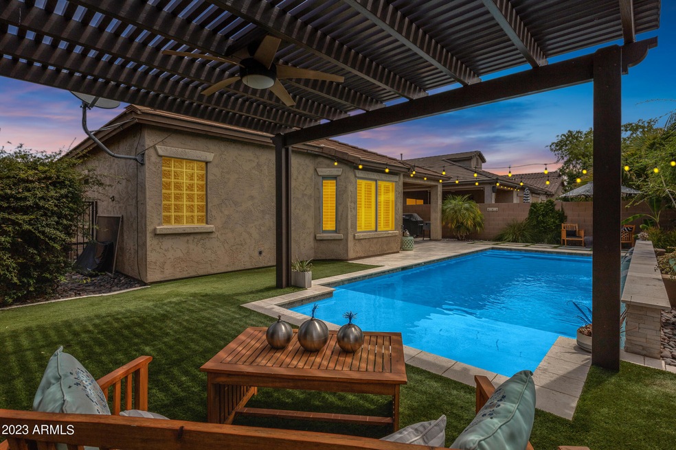 Night view-pool