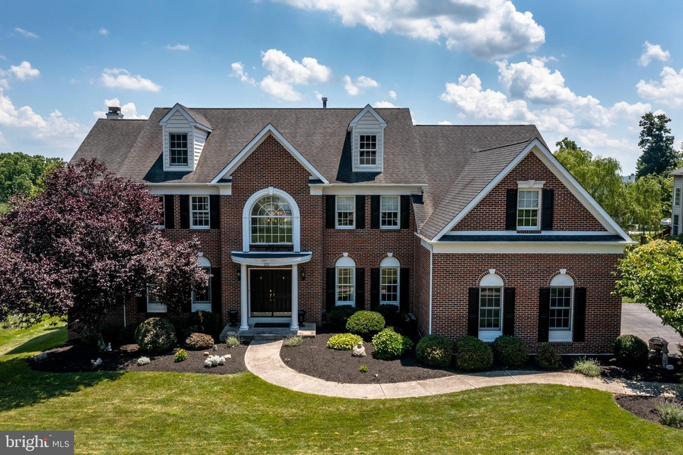 270 S Woodmont Dr, Downingtown, PA 19335 - photo 1