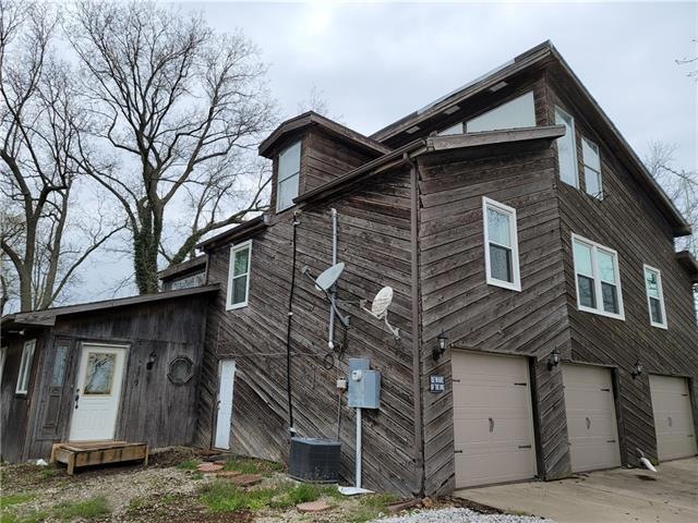 1202 N Kurzweil Rd, Raymore, MO 64083 - photo 1