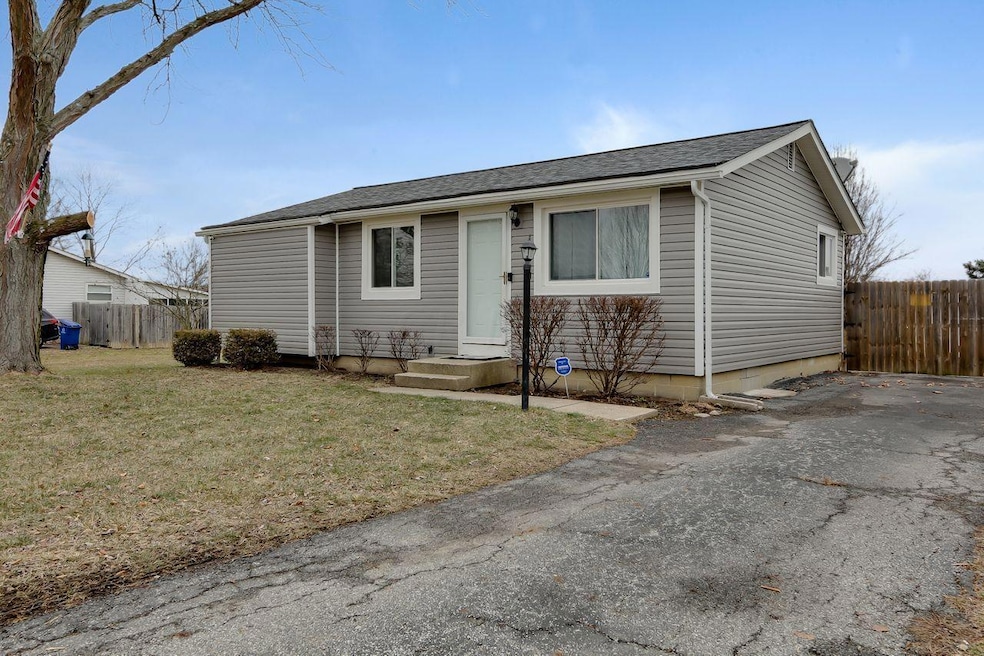 1670 Regents Hill Dr, Columbus, OH 43223 - photo 1