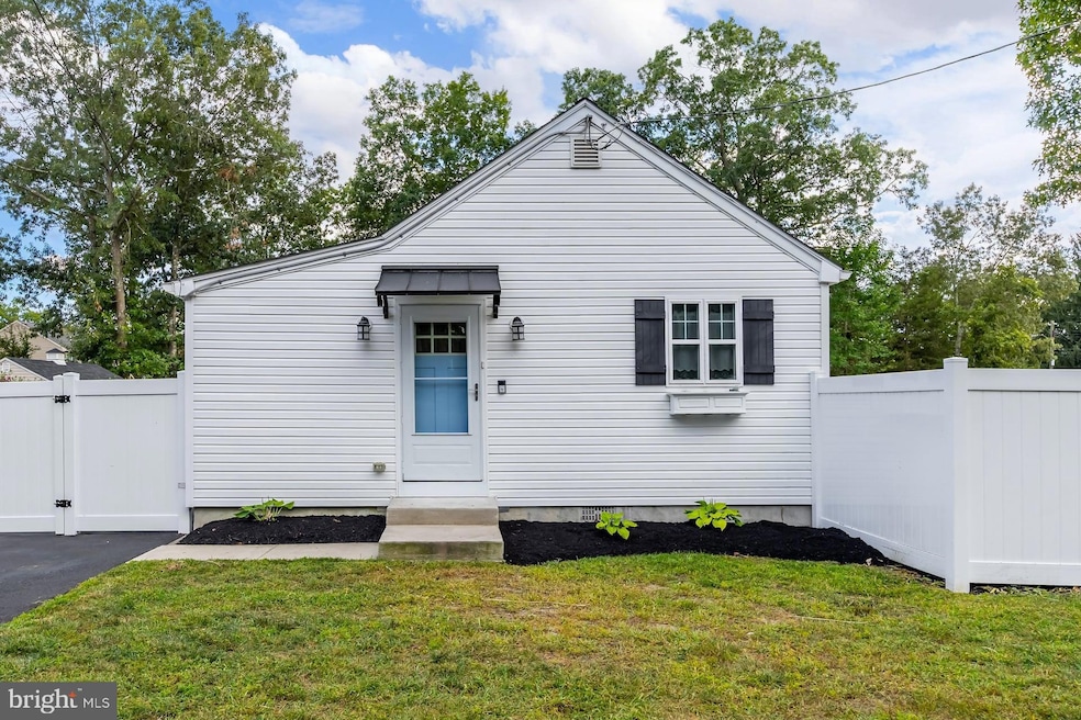 27 Pine St, Franklinville, NJ 08322 - photo 1