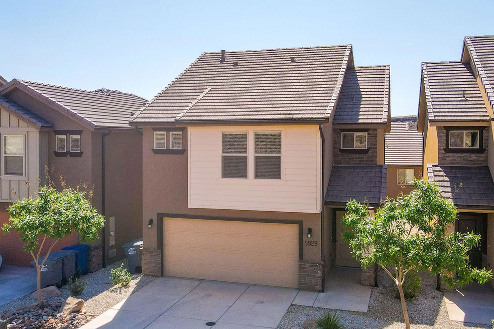 Like new with great 4 bed / 2.5 bath lay