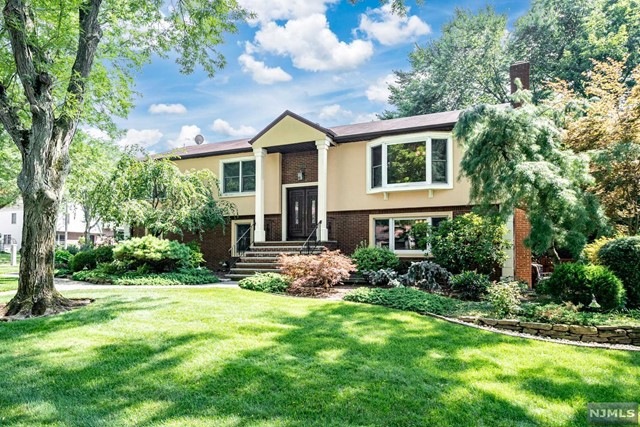 17 Michele Ct, Cresskill, NJ 07626 - photo 1