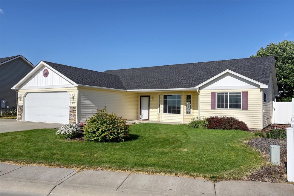 1108 N Tara Lee St, Medical Lake, WA 99022 - photo 1