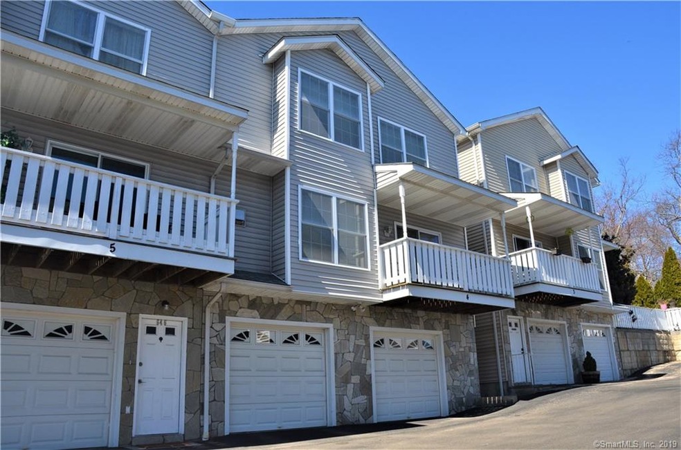 646 Hope St unit 4, Stamford, CT 06907 - photo 1