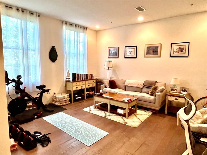 618 E 2nd St unit 3, Boston, MA 02127 - photo 1