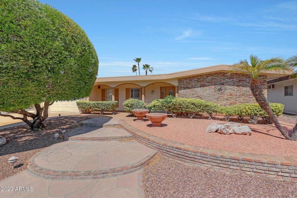 10714 W Wheatridge Dr, Sun City, AZ 85373 - photo 1