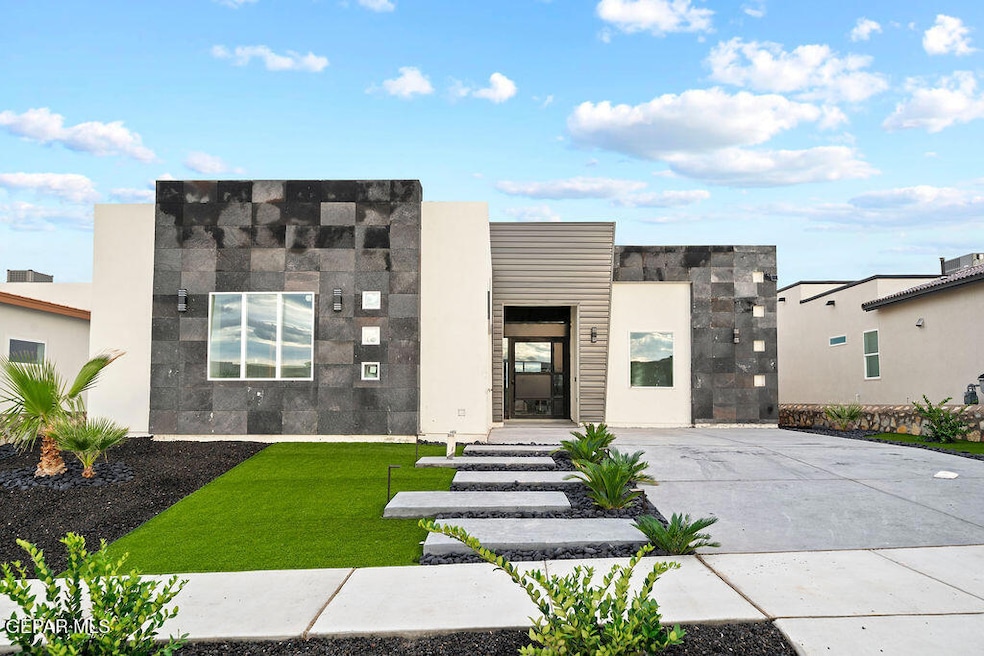 For Sale $440,000 • Co-Listing Agent