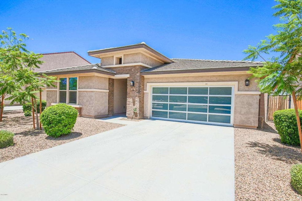 1512 E Kingbird Dr-Gilbert, AZ  85297-Un