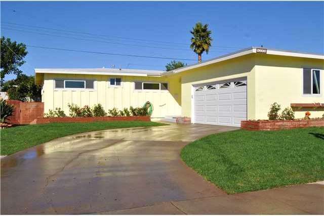 8590 Pinecrest Ave - Nice curb appeal! Large driveway for RV/extra parking!