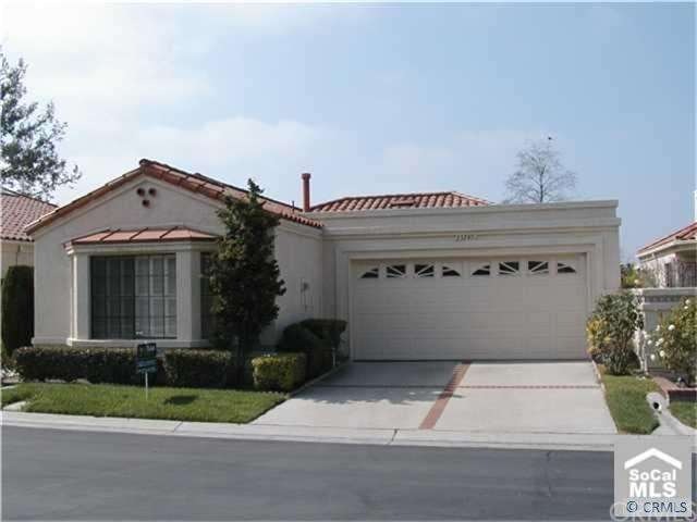 Gorgeous 2 Bedroom 2 Bathroom home with attached 2