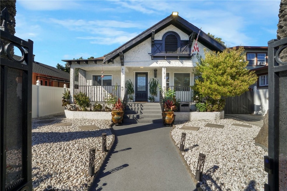 919 919 1/2 W 49th, Los Angeles, CA 90037 - photo 1