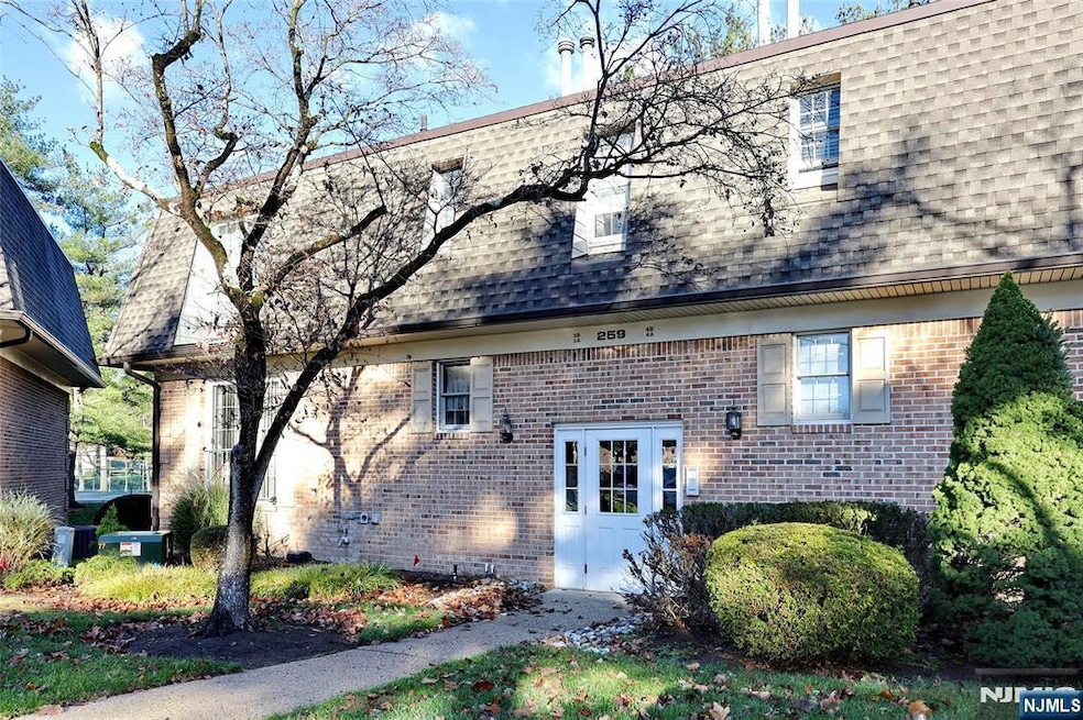 259 Collignon Way unit 3A, Rivervale, NJ 07675 - photo 1
