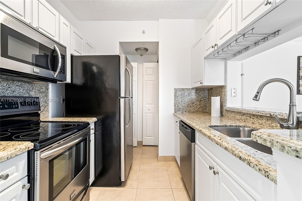 17150 N Bay Rd unit 2618, Sunny Isles Beach, FL 33160 - photo 1